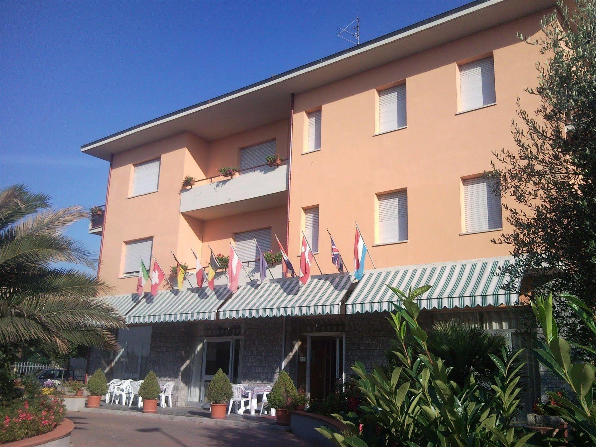 Hotel Trasimeno Castiglione del Lago Bagian luar foto